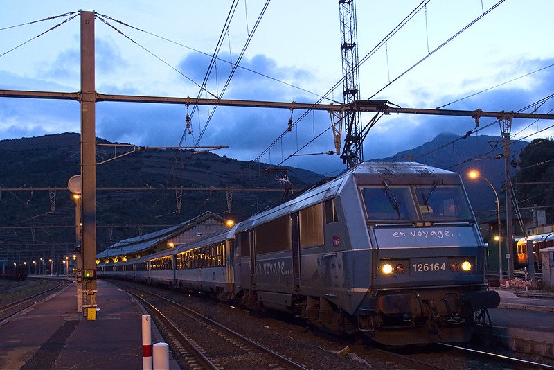 An Intercités de nuit train at Cerbère