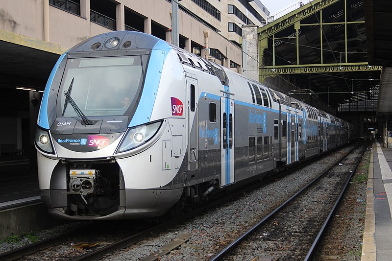 Double-decker train in Île-de-France Mobilités livery