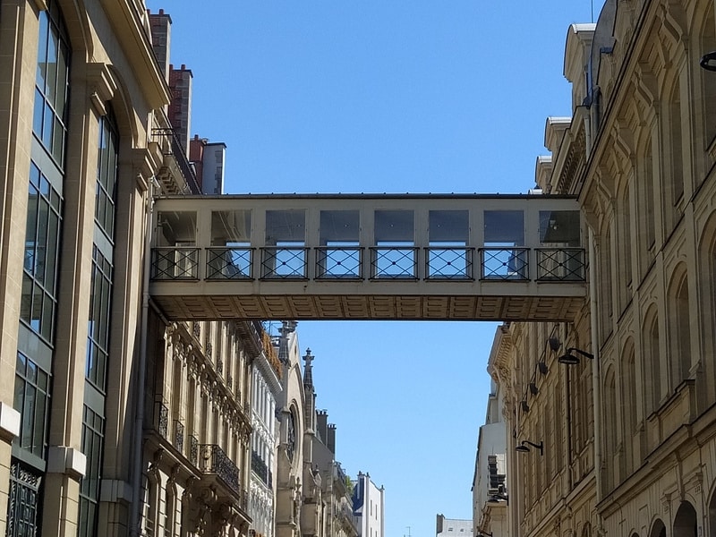 Footbridge over the rue Saint-Cécile