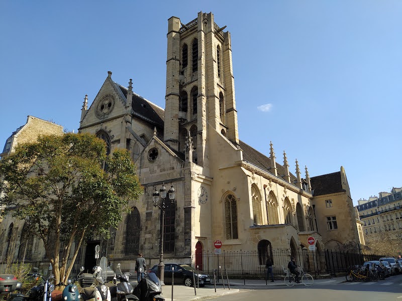 Saint-Nicolas-des-Champs church against a clear blue sky