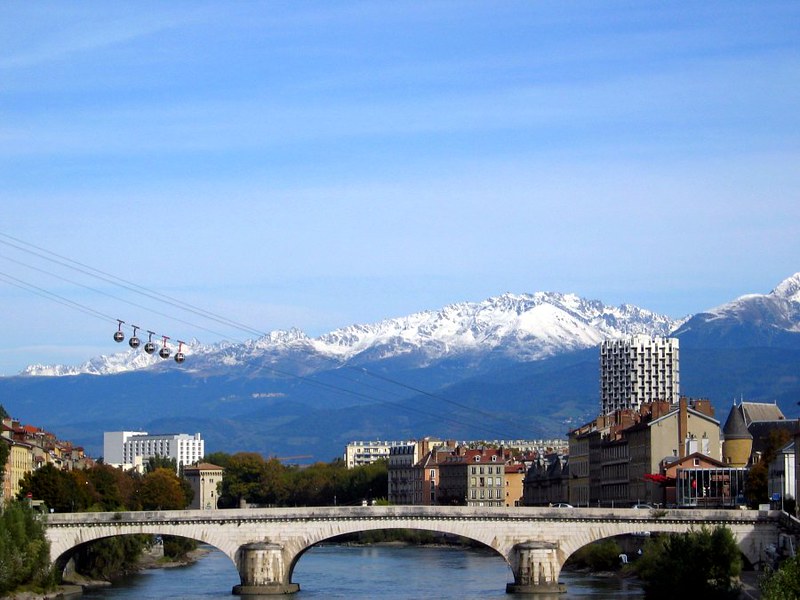 A view of Grenoble, with its cable car