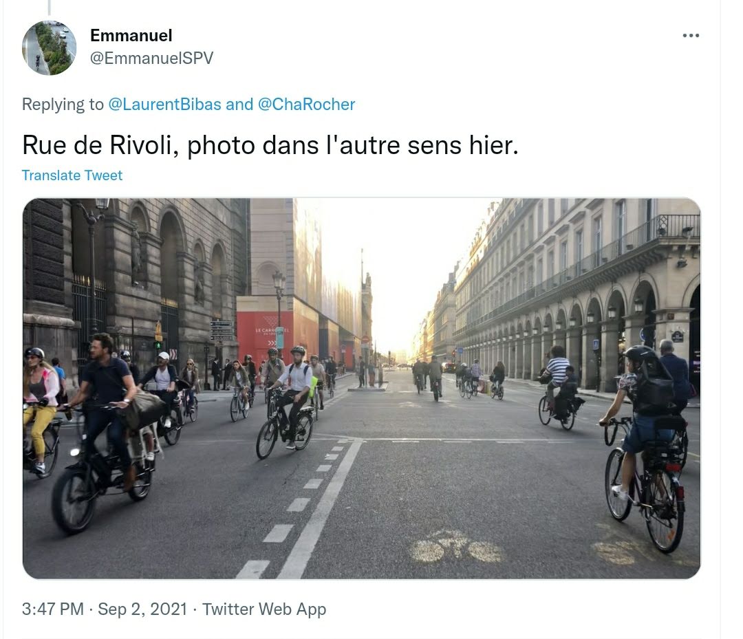 Screenshot of a tweet from Emmanuel (@EmmanuelSPV, in reply to @LaurentBibas and @ChaRocher): Rue de Rivoli, photo dans l'autre sens hier