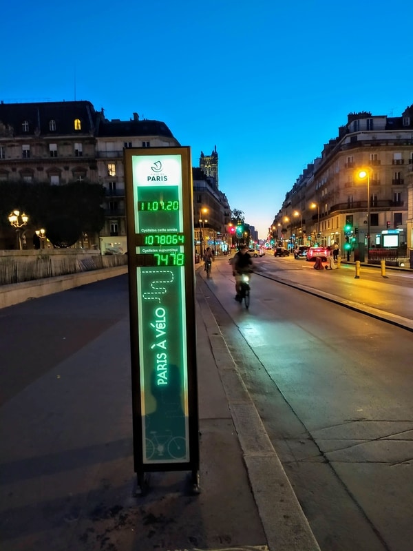 Rue de Rivoli cycle counter, showing 7478 cyclists for 11 July 2020 and 1078064 for the year so far