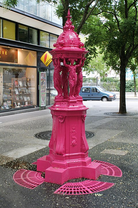 Pink Wallace fountain, rue Jean-Anouilh